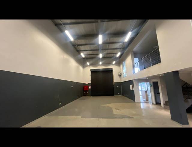 452M² WAREHOUSE TO LET IN SILVERTON